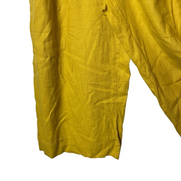 Chelsea & Theodore Linen Crops - Picture 4 of 4